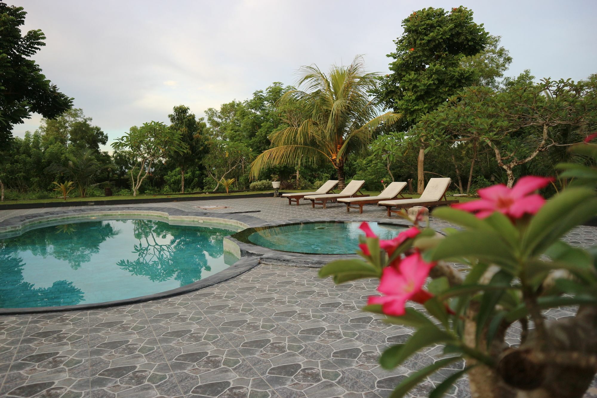 Bhujangga'S Village Near Pantai Uluwatu Redpartner Extérieur photo